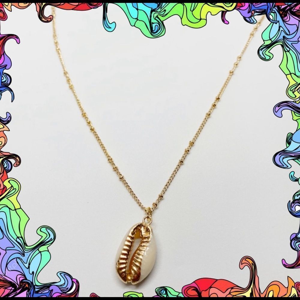 Simple & Tasteful Cowrie SeaShell Necklace (U3)